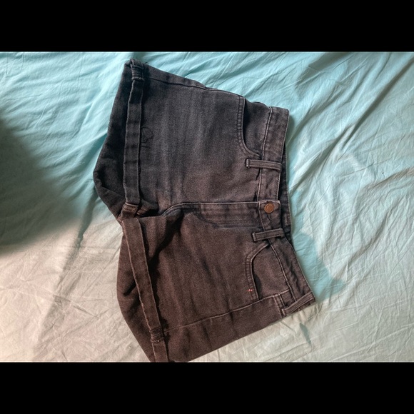Women’s H&M black Jean shorts - Picture 2 of 5